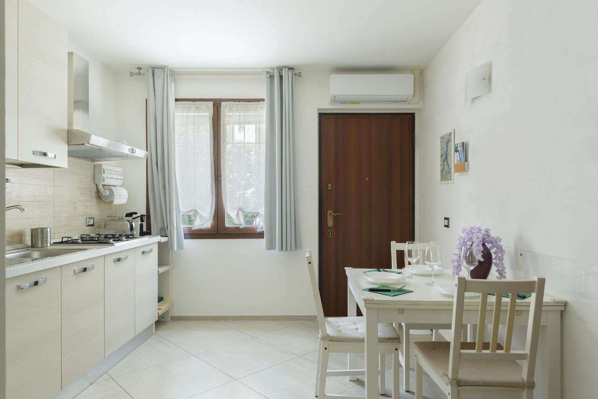 Apartamento Il Glicine Lucino Exterior foto